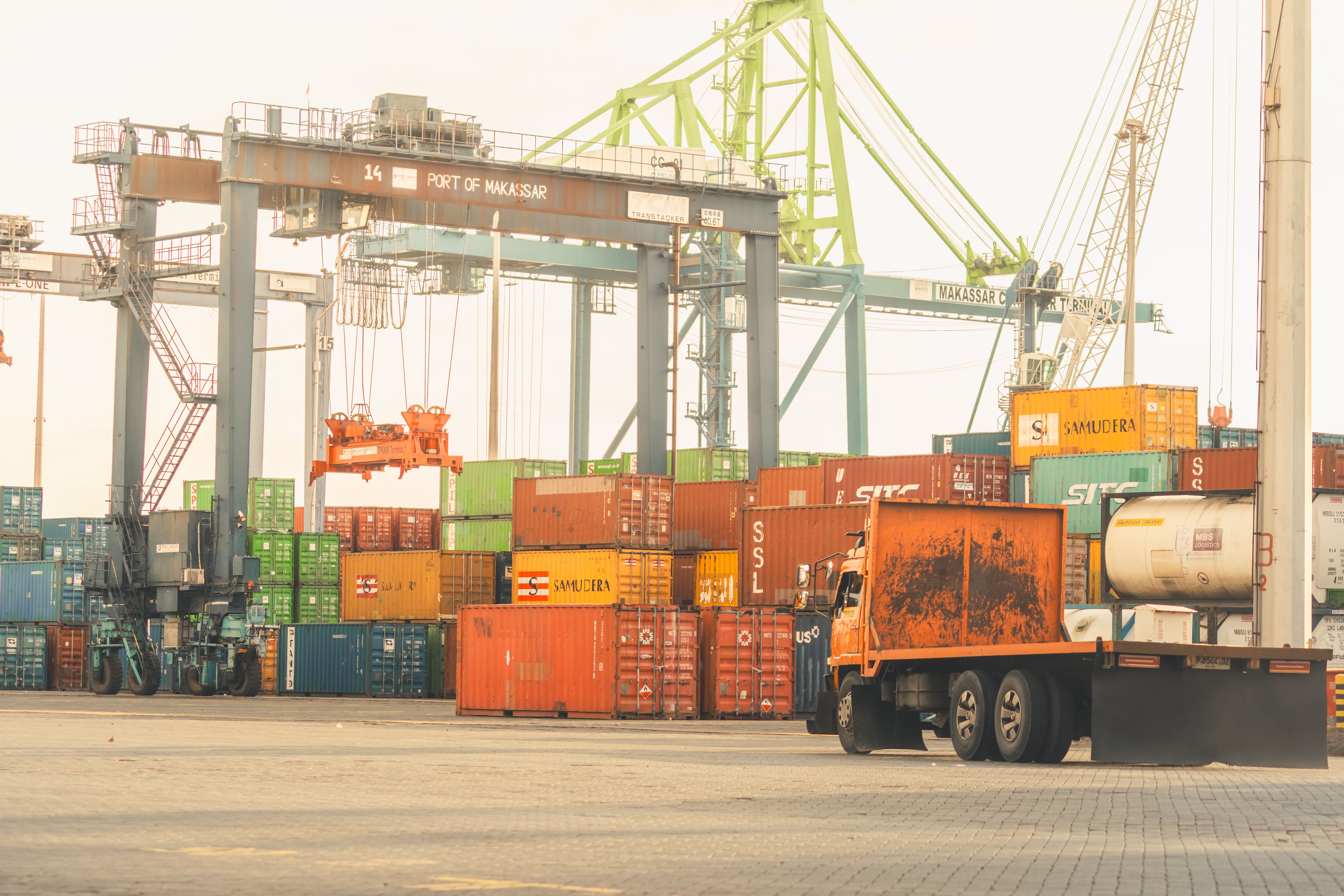 Cargo delivery being loaded